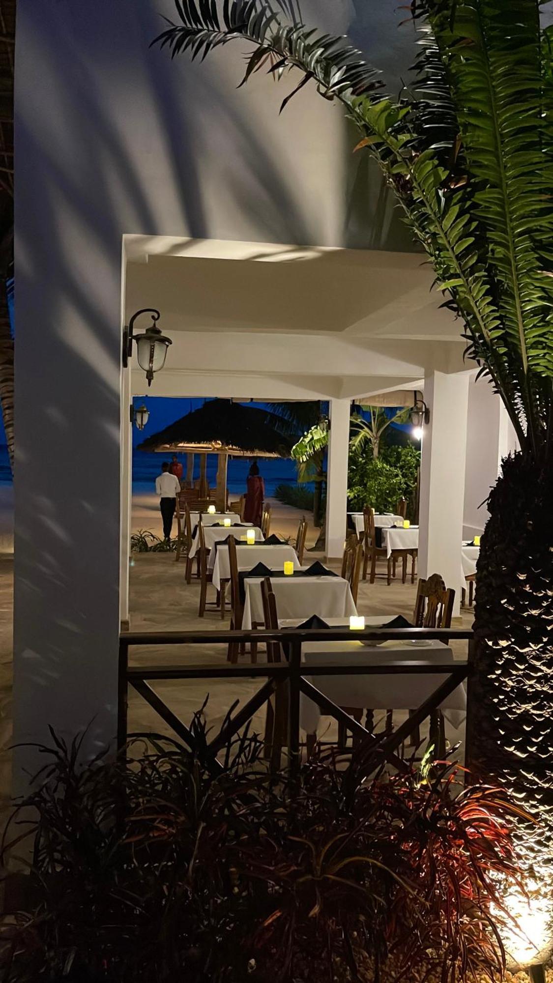 Karibu Beach Resort Pongwe Extérieur photo