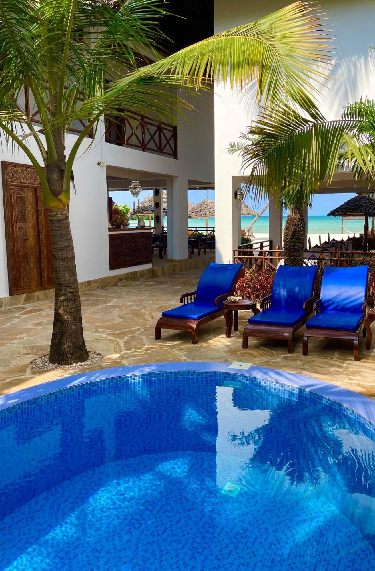 Karibu Beach Resort Pongwe Extérieur photo