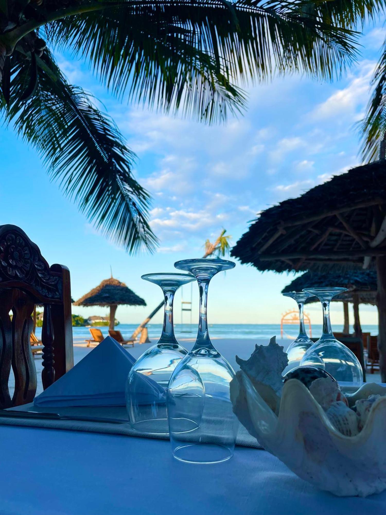 Karibu Beach Resort Pongwe Extérieur photo