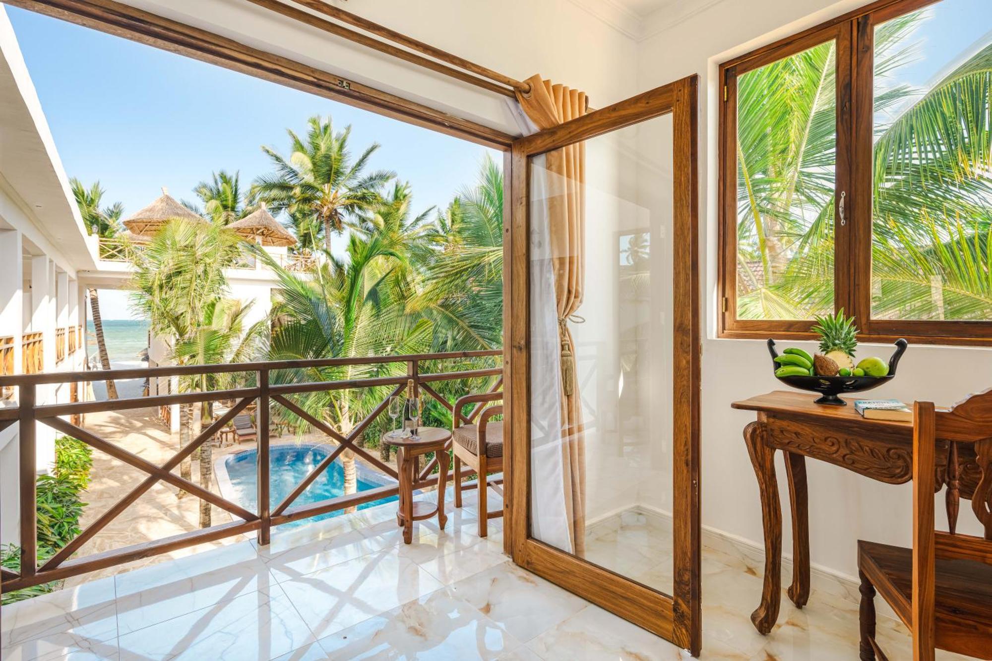 Karibu Beach Resort Pongwe Extérieur photo