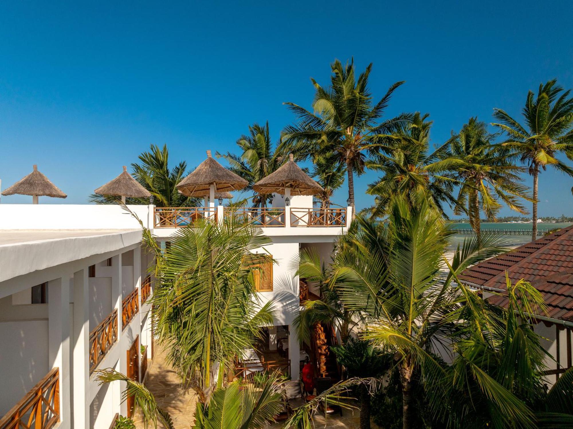 Karibu Beach Resort Pongwe Extérieur photo