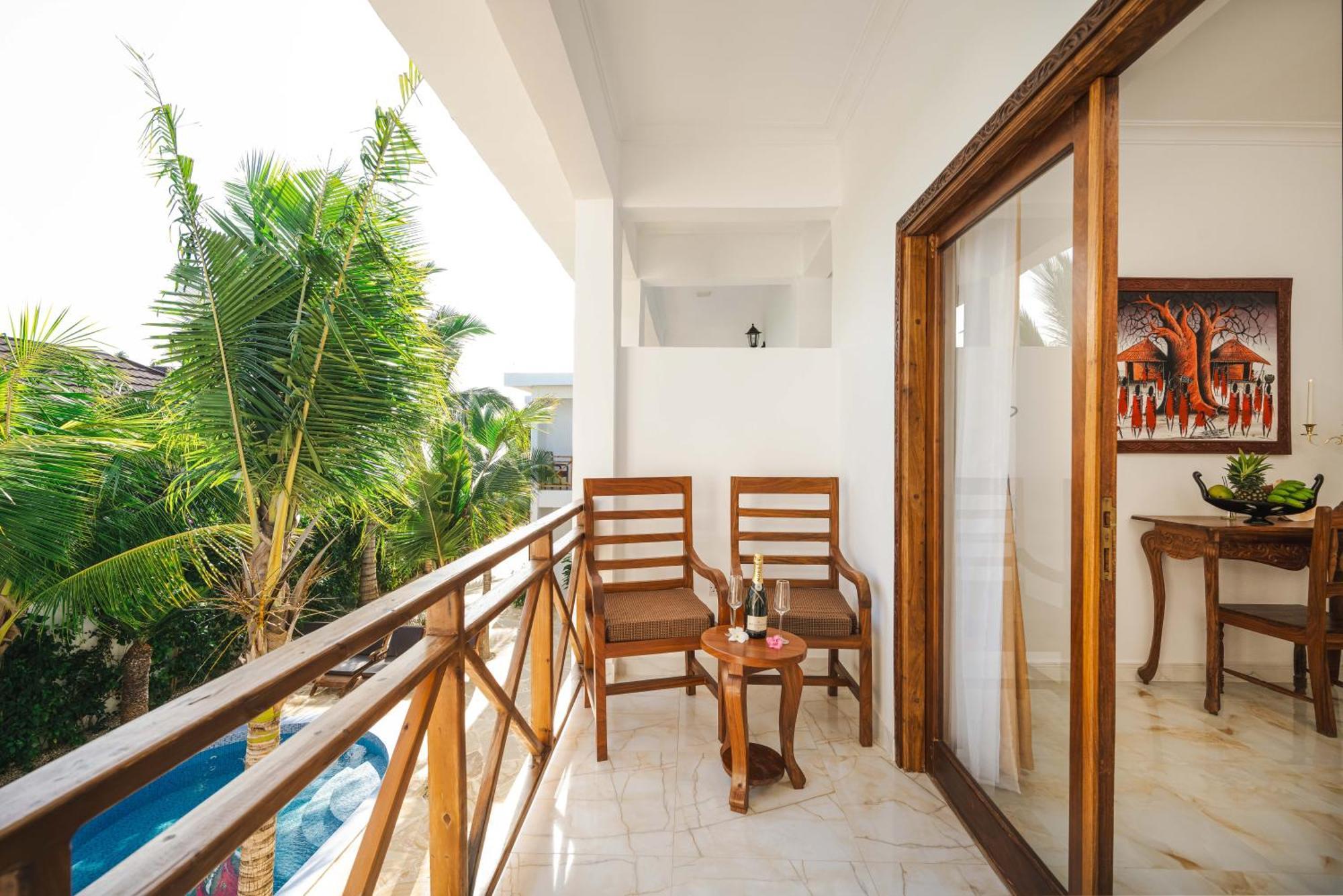 Karibu Beach Resort Pongwe Extérieur photo